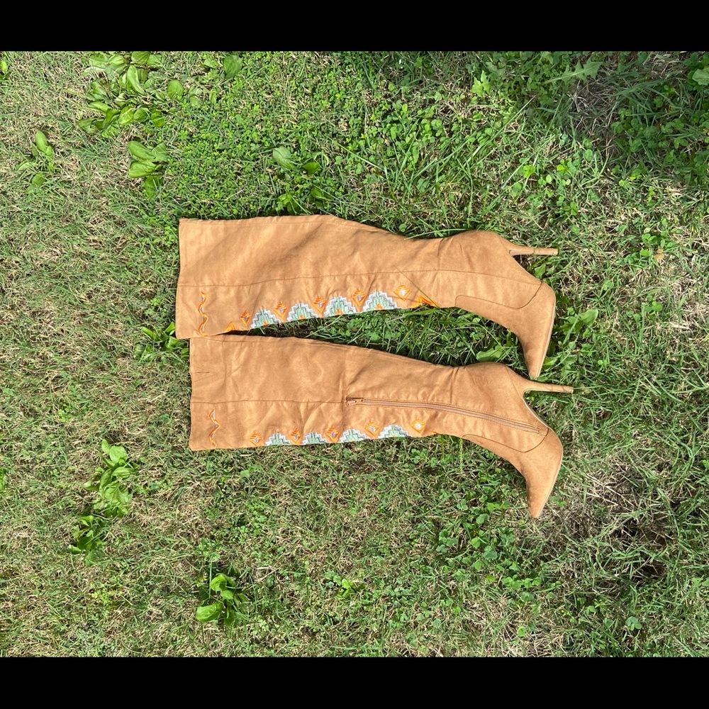 Tan knee high Tribal printed boots - Picture 8 of 10
